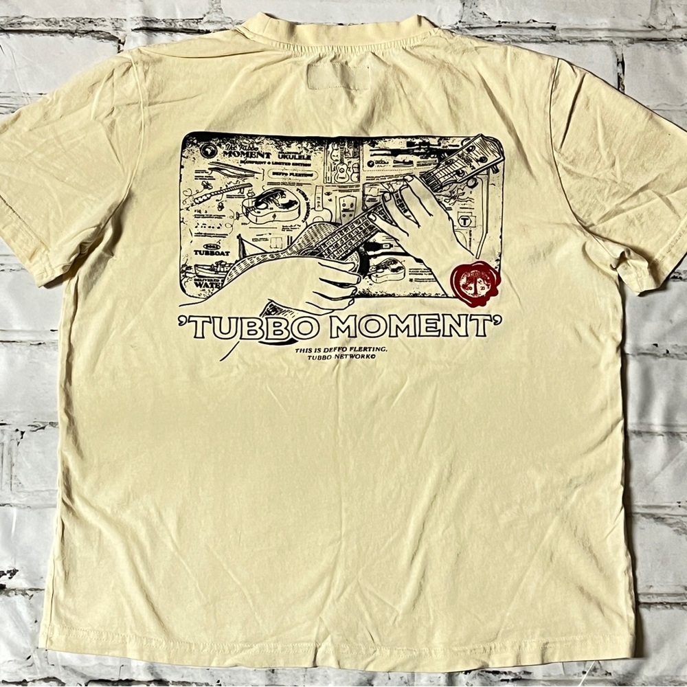 Tubbo Moment Cream Graphic T-Shirt S